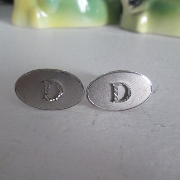 Vintage Cufflinks Oval Monogrammed D Diamond Cut Silver tone - Picture 1 of 4